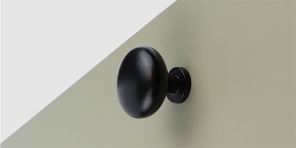 Furniture knobs - black. Furniture knobs in matt and gloss.